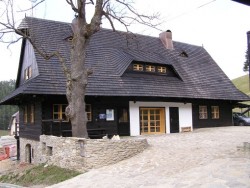 Janosikov dvor - Dom drewniany u Aničky Zázrivá