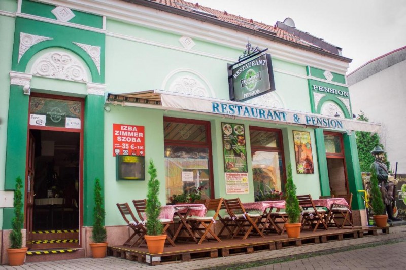 HUBERT VARGA Restaurant & Pension, Komárno - Penzióny, Ubytovanie -  Travelguide.sk
