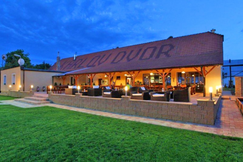 KARLOV DVOR - Tenis & Restaurant, Cífer - Pensions, Accommodation -  Travelguide.sk