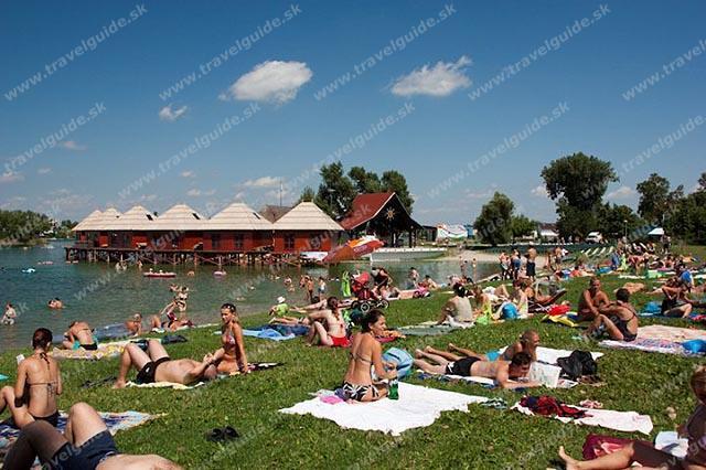 Slnečné jazerá Senec, Ubytovanie v okolí - Travelguide.sk