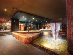 Getaway over a week with a thermal pool and unlimited wellness Vyhne