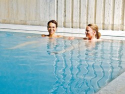 Kúpeľný víkendový pobyt s neobmedzeným bazénom, procedúrami a masážou Dudince (Dudintze)