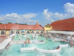 Pre-season and post-season relax stay with access to the thermal swimming pool Veľký Meder
